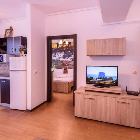 Appartement Theo Summerland Seaview à Mamaia Extérieur photo
