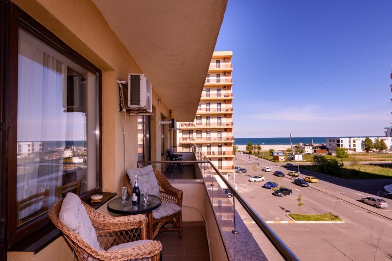 Appartement Theo Summerland Seaview à Mamaia Extérieur photo