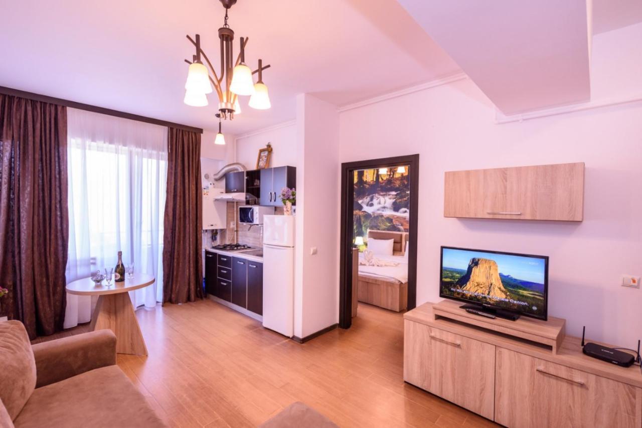 Appartement Theo Summerland Seaview à Mamaia Extérieur photo