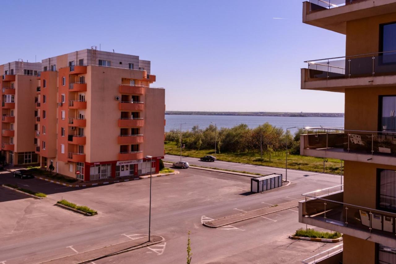 Appartement Theo Summerland Seaview à Mamaia Extérieur photo