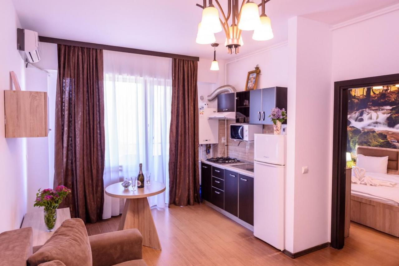 Appartement Theo Summerland Seaview à Mamaia Extérieur photo