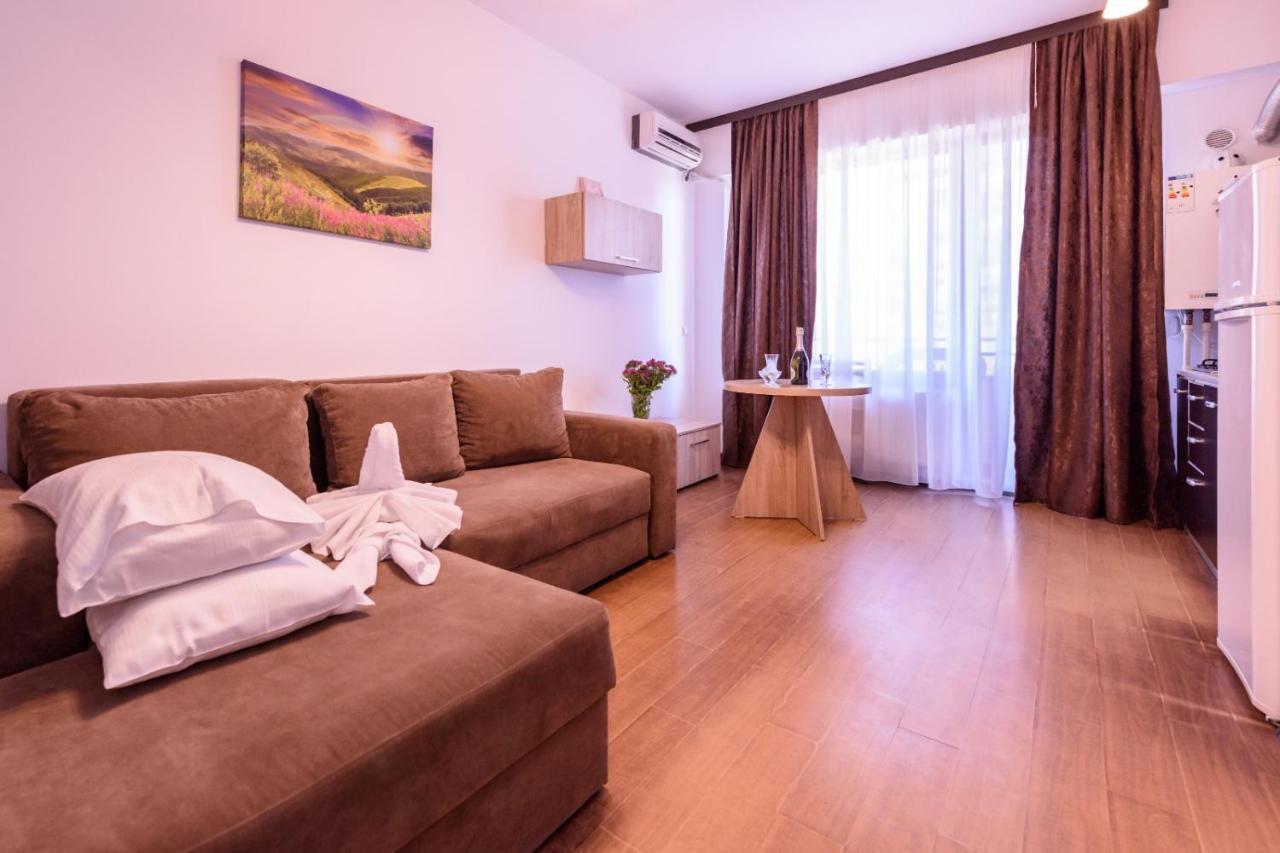 Appartement Theo Summerland Seaview à Mamaia Extérieur photo
